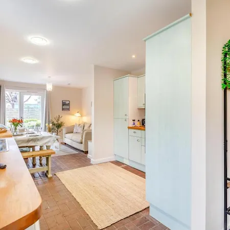 2 Bed In Oc-p32645 Ferienhaus